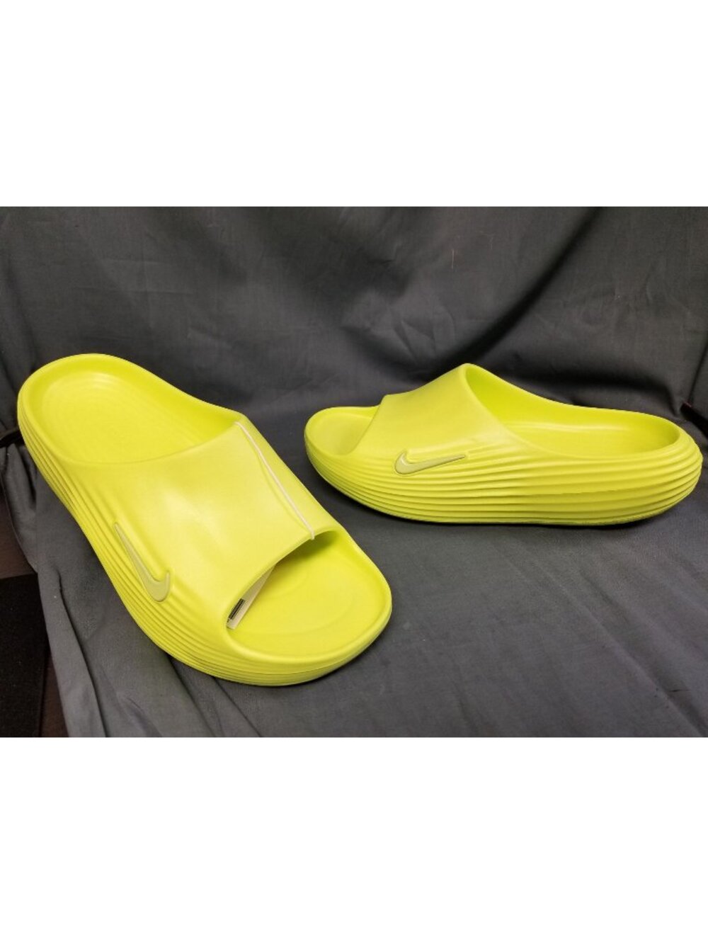 Nike ReactX Rejuven8 Slides HV4479 701 Volt Ice Men's Size 10 NEW W/TAGS!